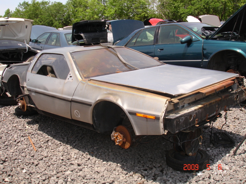 Illustration for article titled Time Machine Found In Junkyard By Hobo Seeking Great Scotch